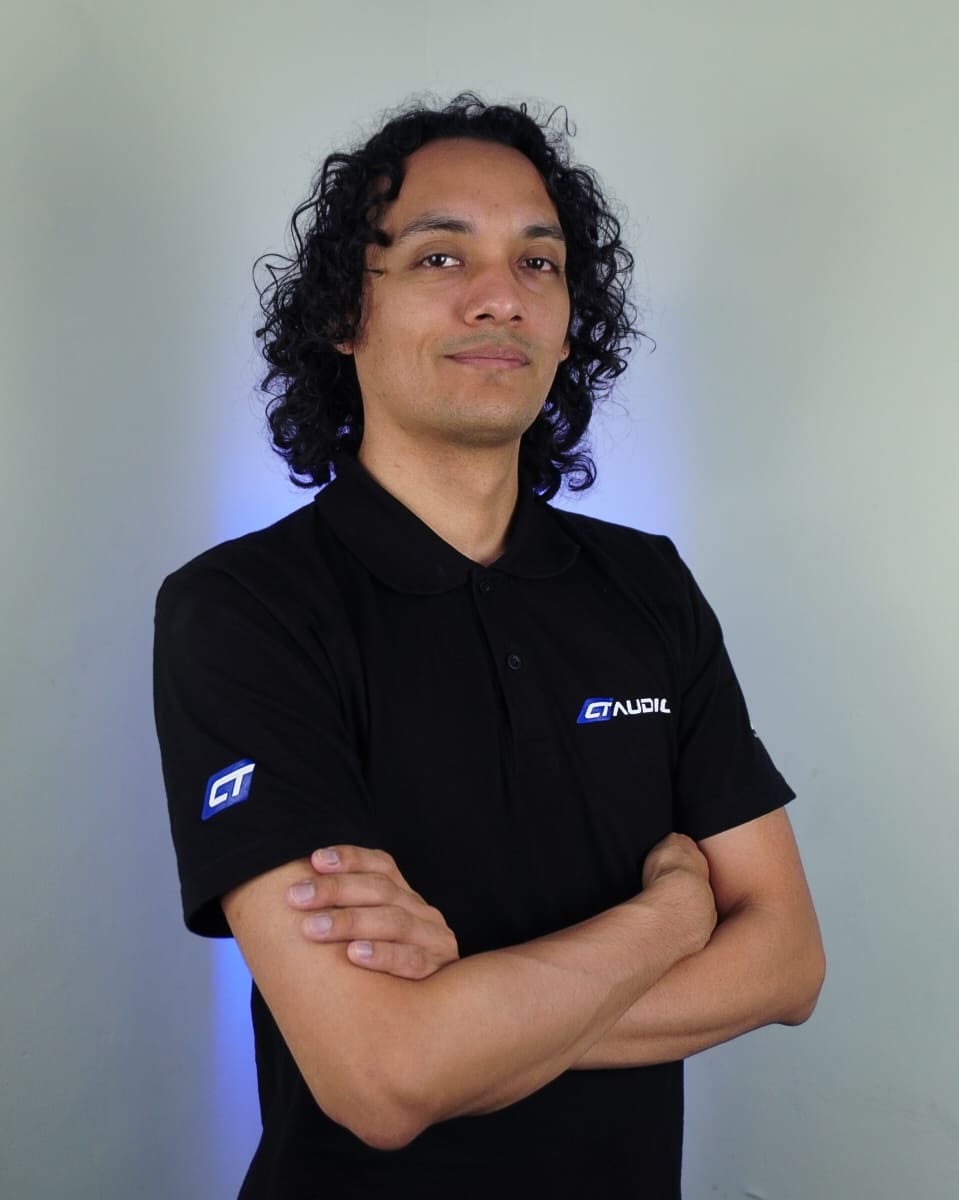 Profesor Anthony Tequen​